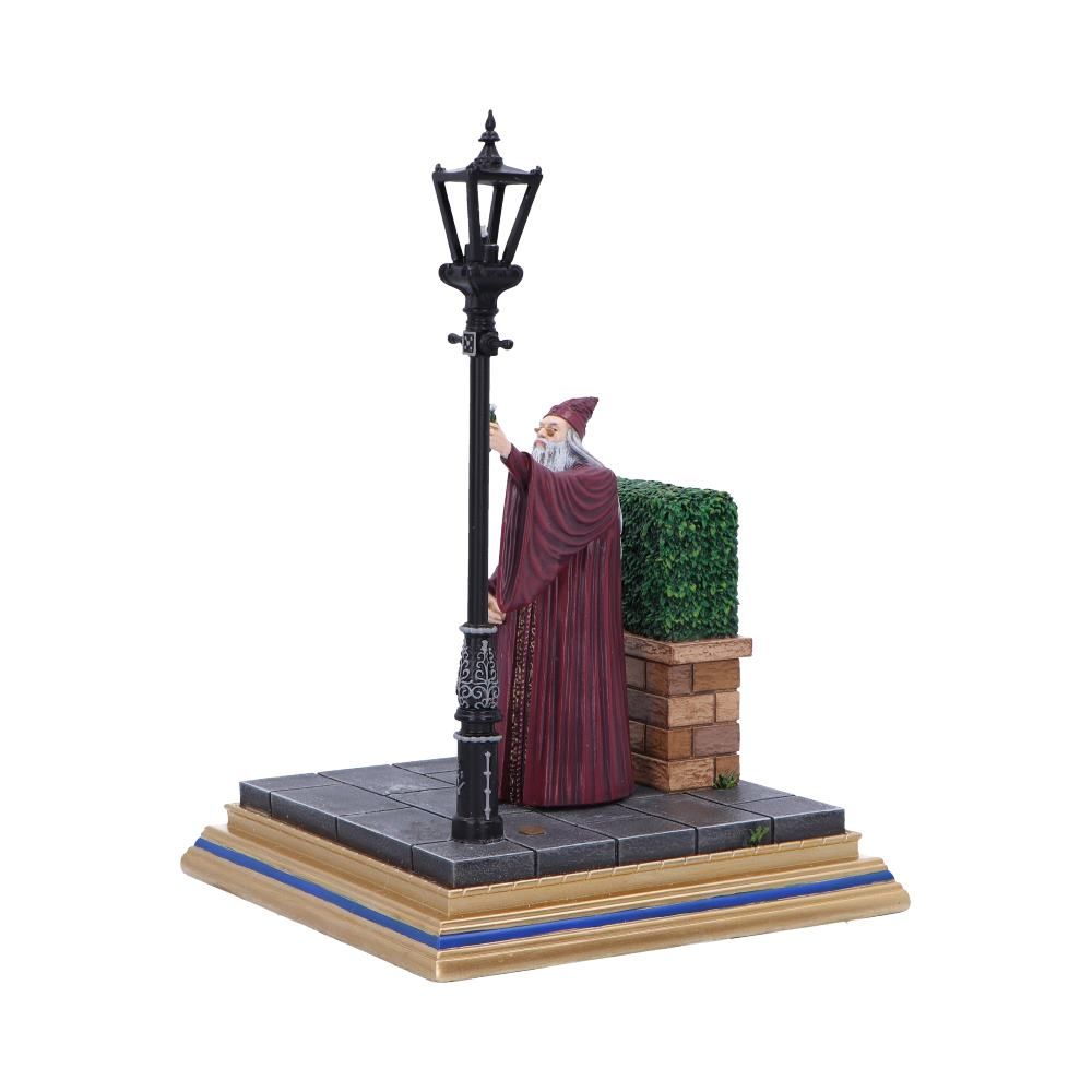 NEMESIS NOW Harry Potter Privet Drive Light Up Figurine - Slika 2