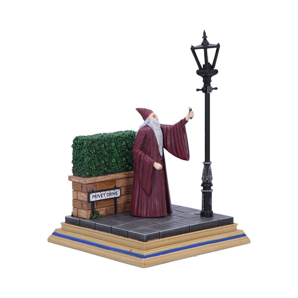 NEMESIS NOW Harry Potter Privet Drive Light Up Figurine - Slika 4
