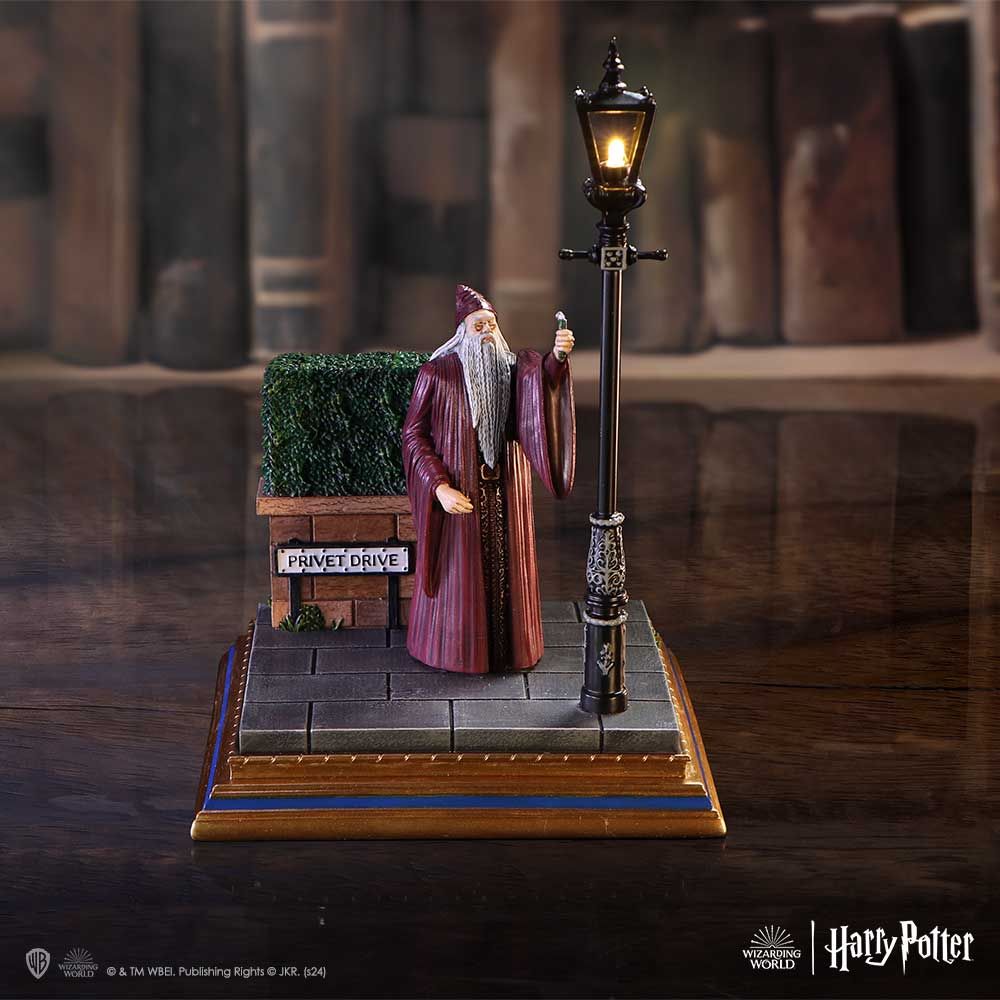 NEMESIS NOW Harry Potter Privet Drive Light Up Figurine - Slika 8