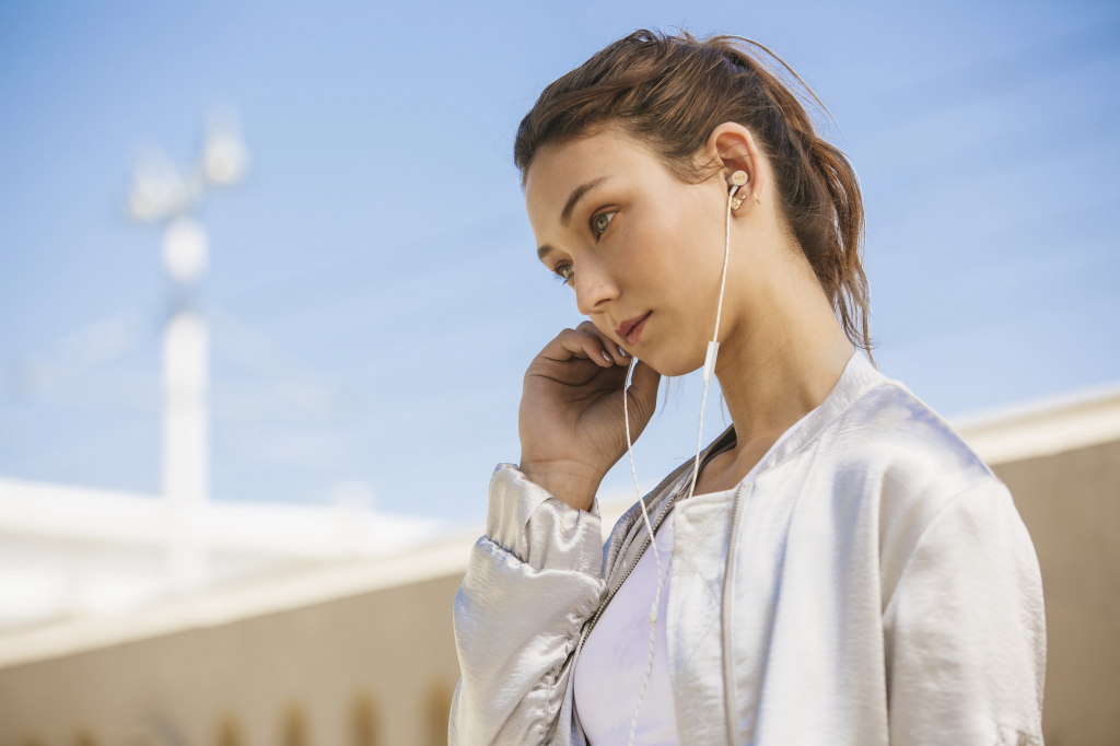 HOUSE OF MARLEY UPLIFT 2.0 SILVER IN-EAR HEADPHONES - Slika 5