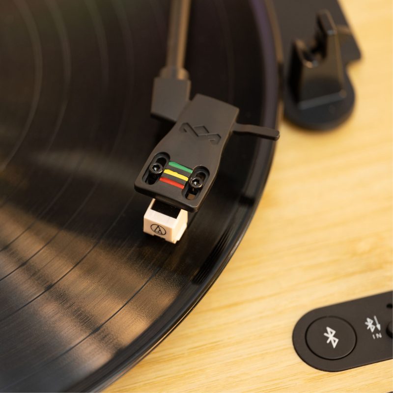 HOUSE OF MARLEY REVOLUTION BT TURNTABLE WITH SPEAKERS SIGNATURE BLACK - Slika 4