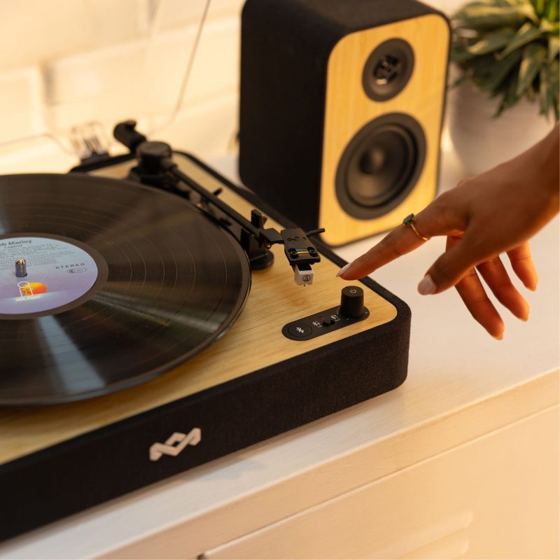HOUSE OF MARLEY REVOLUTION BT TURNTABLE WITH SPEAKERS SIGNATURE BLACK - Slika 7