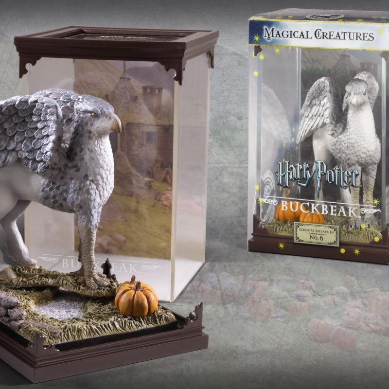 NOBLE COLLECTION Harry Potter Magical Creatures Buckbeak Figurine