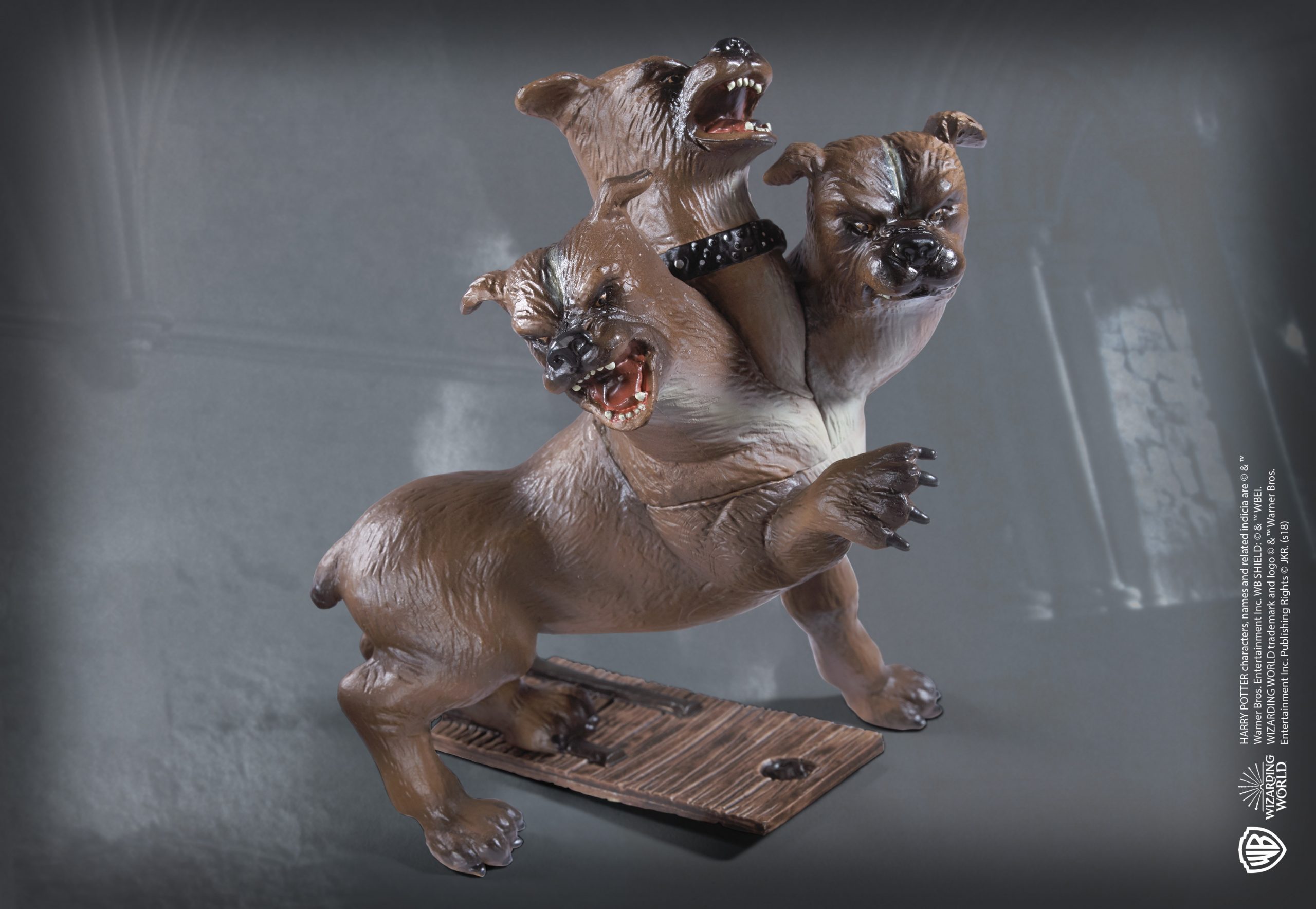 NOBLE COLLECTION Harry Potter Magical Creatures Fluffy Figurine - Slika 4