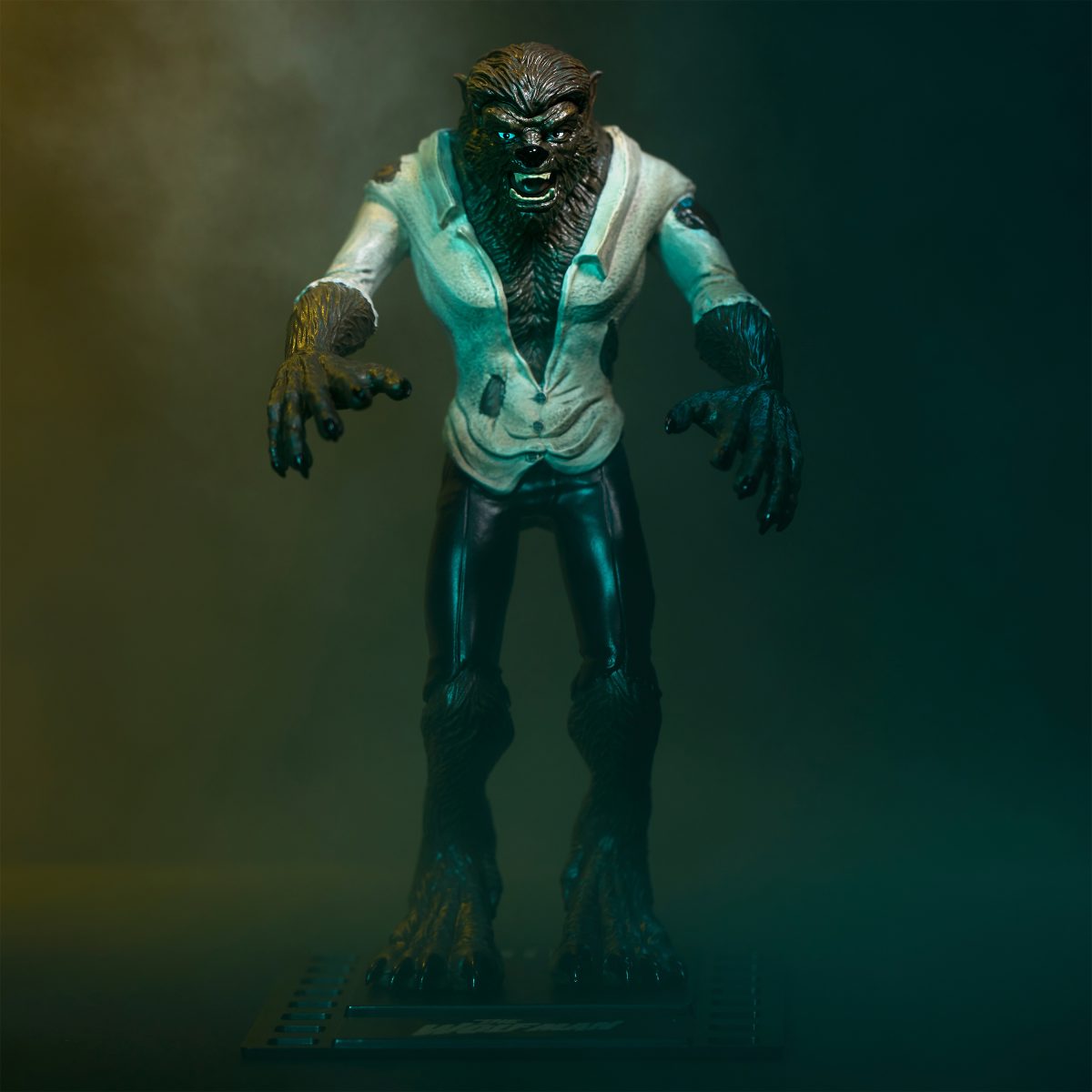 NOBLE COLLECTION Bendyfig Universal monsters Wolfman figurica - Slika 8